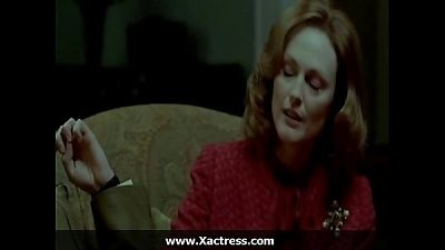Julianne Moore the dominating mom